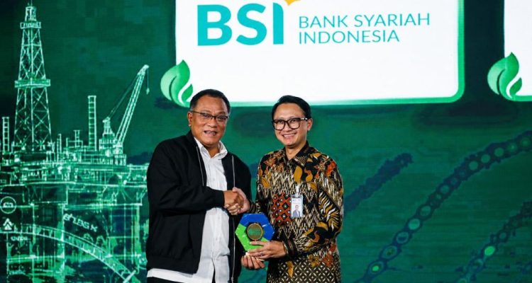Dorong Ekonomi Hijau Lewat Green Zakat, BSI Raih Anugerah Utama ESG 2026 Dorong Ekonomi Hijau Lewat Green Zakat, BSI Raih Anugerah Utama ESG 2026