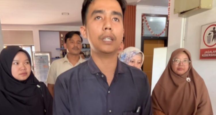 Drama SD IT Rabbani Masih Berlanjut, Soal Pesangon Yayasan Minta Kekeluargaan LBH Patok Undang-Undang Drama SD IT Rabbani Masih Berlanjut, Soal Pesangon Yayasan Minta Kekeluargaan LBH Patok Undang-Undang