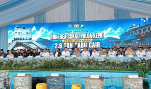 Gagalkan Penyelundupan 2,6 Ton Sabu Cair di Perairan Kepri, Tim Gabungan Selamatkan 13 Juta Jiwa Gagalkan Penyelundupan 2,6 Ton Sabu Cair di Perairan Kepri, Tim Gabungan Selamatkan 13 Juta Jiwa