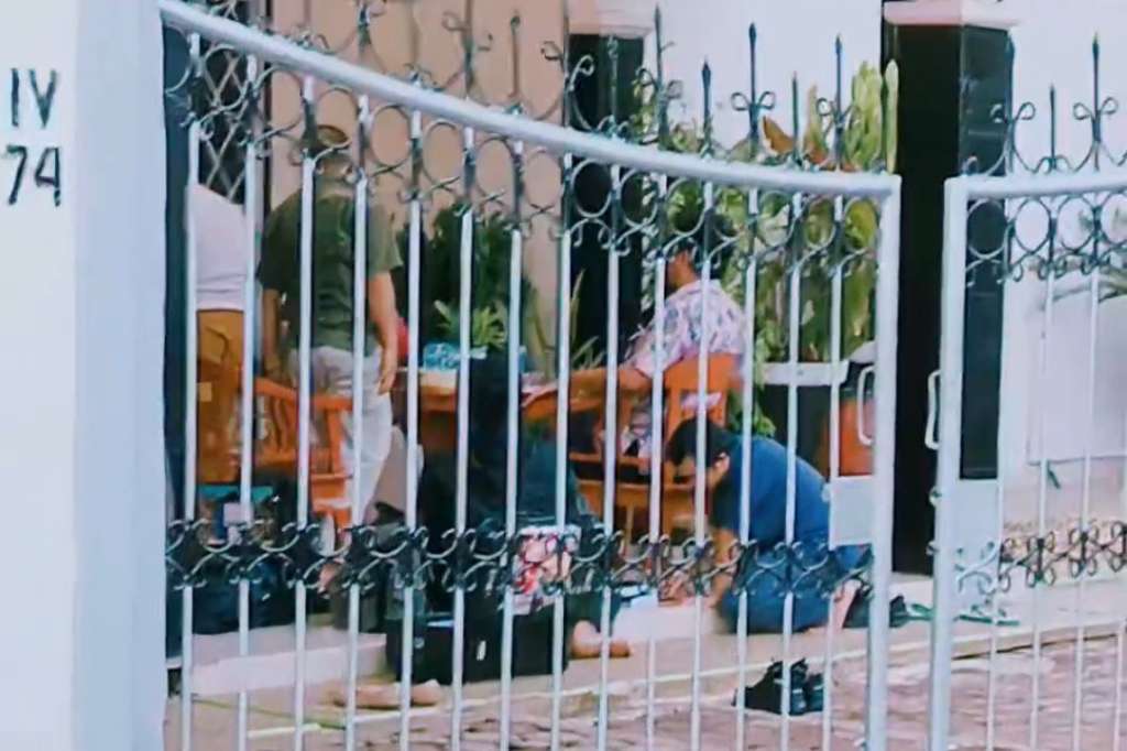 Giliran Rumah Sekwan Kota Bengkulu Digeledah KPK, Dikawal Polisi Bersenjata