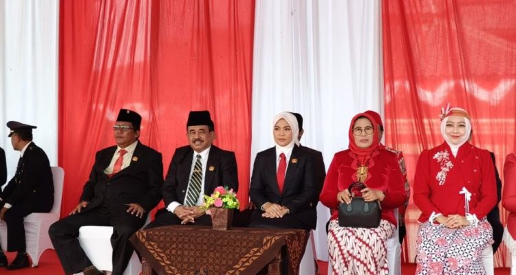 HUT RI ke-81, Ketua DPRD Blitar Bacakan Proklamasi dan Tegaskan Siap Kawal Program Nasional HUT RI ke-81, Ketua DPRD Blitar Bacakan Proklamasi dan Tegaskan Siap Kawal Program Nasional