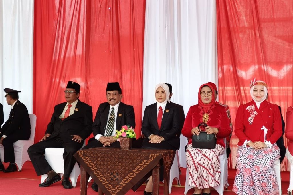 HUT RI ke-81, Ketua DPRD Blitar Bacakan Proklamasi dan Tegaskan Siap Kawal Program Nasional HUT RI ke-81, Ketua DPRD Blitar Bacakan Proklamasi dan Tegaskan Siap Kawal Program Nasional