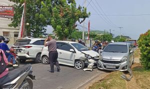 Hilang Kendali, Mobil Guru SDN 5 Kota Bengkulu Alami Tabrakan Beruntun di Lampu Merah