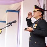 Kapolres Lebong Pimpin Penurunan Bendera HUT ke-81 RI Kapolres Lebong Pimpin Penurunan Bendera HUT ke-81 RI