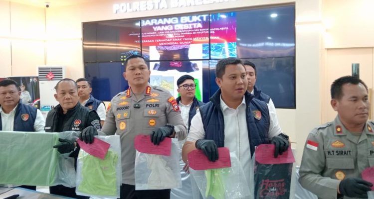 Kesal Anak Rewel, Pengasuh di Batam Tega Banting Bayi Hingga Tewas Kesal Anak Rewel, Pengasuh di Batam Tega Banting Bayi Hingga Tewas