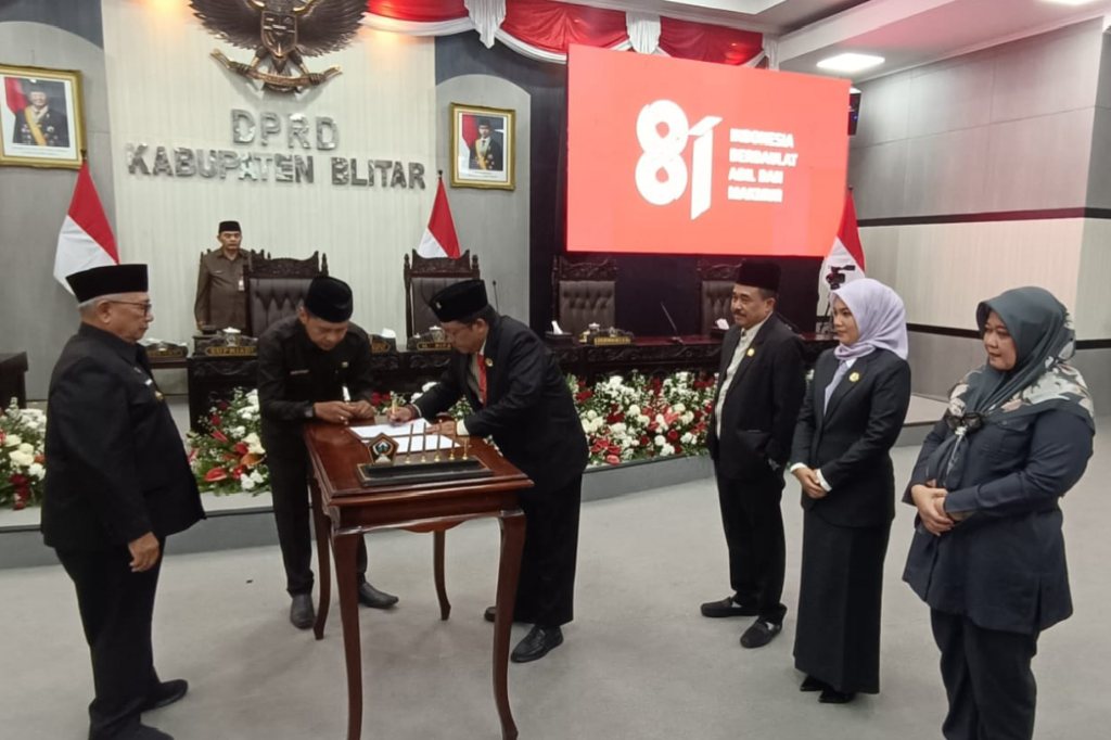 Landasan APBD 2027, Pemkab dan DPRD Kabupaten Blitar Sahkan KUA-PPAS Landasan APBD 2027, Pemkab dan DPRD Kabupaten Blitar Sahkan KUA-PPAS