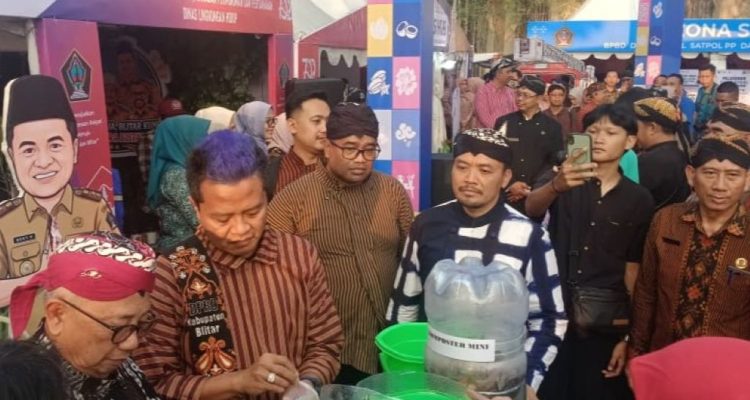 PUPR Kabupaten Blitar Manfaatkan Momentum Hari Jadi ke-702 untuk Dekatkan Pelayanan Publik PUPR Kabupaten Blitar Manfaatkan Momentum Hari Jadi ke-702 untuk Dekatkan Pelayanan Publik