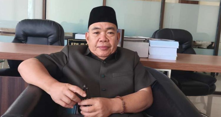 Pemeliharaan Jalan PUPR Provinsi Bengkulu Dilaporkan Tiga Kali, Kata Warga Dua Kali Pemeliharaan Jalan PUPR Provinsi Bengkulu Dilaporkan Tiga Kali, Kata Warga Dua Kali
