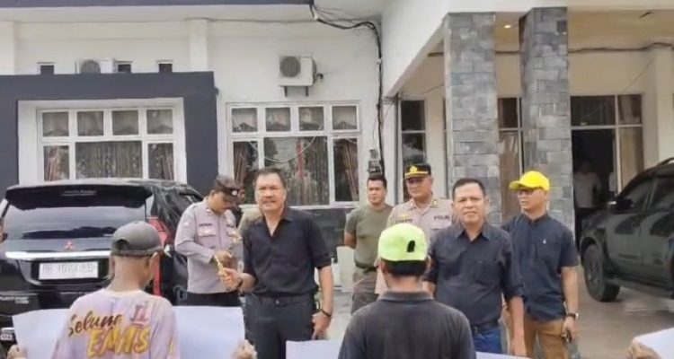 Pemkab Seluma Didesak Bayar Utang, Kontraktor Ancam Segel Jalan dan Gedung