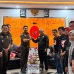 Pengurus AMJ Audiensi dengan Kajati Saiful Bahri Siregar Pengurus AMJ Audiensi dengan Kajati Saiful Bahri Siregar