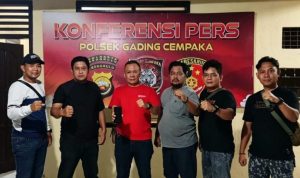 Perkara Ponsel Jatuh Berujung Penangkapan Perempuan di Pagar Dewa Perkara Ponsel Jatuh Berujung Penangkapan Perempuan di Pagar Dewa