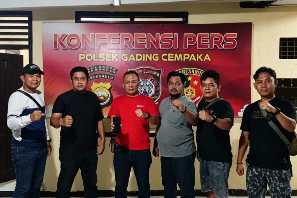 Perkara Ponsel Jatuh Berujung Penangkapan Perempuan di Pagar Dewa Perkara Ponsel Jatuh Berujung Penangkapan Perempuan di Pagar Dewa