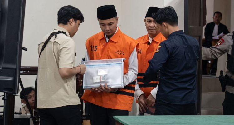 Sidang Fee Proyek Ijon Rejang Lebong Kontraktor Ngaku Dipalak 15 Persen dan Ditagih Rp1 Miliar Sidang Fee Proyek Ijon Rejang Lebong Kontraktor Ngaku Dipalak 15 Persen dan Ditagih Rp1 Miliar
