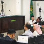 Sidang OOT KPK Bupati Rejang Lebong, Ungkap Aksi Buang Iphone 17 Pro Max di Jalan Tol Sidang OOT KPK Bupati Rejang Lebong, Ungkap Aksi Buang Iphone 17 Pro Max di Jalan Tol