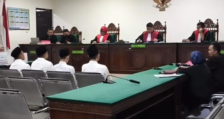 Sidang Perdana Kasus PDAM Jilid II, 4 Terdakwa Didakwa Pungli PHL, 1 Ajukan Eksepsi