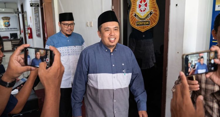 Syamlan Tak Hadir, Utusan Yayasan Rabbani Bungkam Usai Mediasi di Disnakertrans Syamlan Tak Hadir, Utusan Yayasan Rabbani Bungkam Usai Mediasi di Disnakertrans