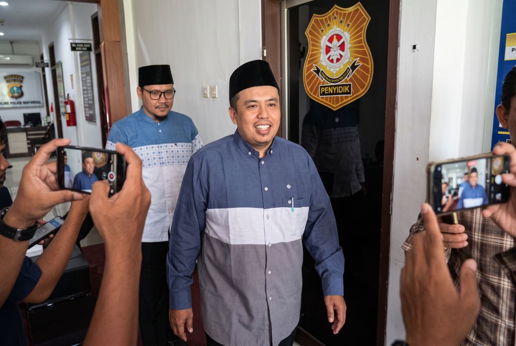Syamlan Tak Hadir, Utusan Yayasan Rabbani Bungkam Usai Mediasi di Disnakertrans Syamlan Tak Hadir, Utusan Yayasan Rabbani Bungkam Usai Mediasi di Disnakertrans