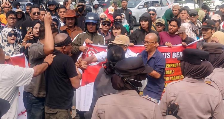 Unjuk Rasa FABB di Kejati Bengkulu Memanas, Nyaris Bentrok Didatangi Kelompok Lain
