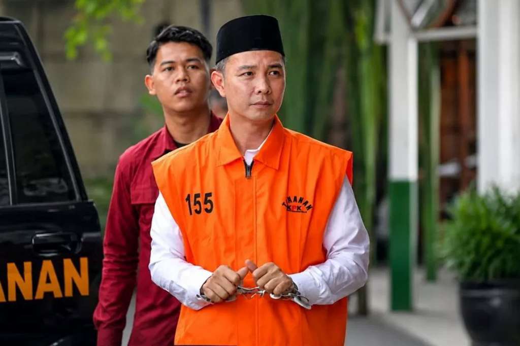 Ajukan Plea Bargaining dan Setor Rp1,15 Miliar, Fikri Thobari Ngaku 'Khilaf' Terima Suap Proyek Ajukan Plea Bargaining dan Setor Rp1,15 Miliar, Fikri Thobari Ngaku 'Khilaf' Terima Suap Proyek