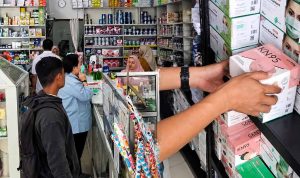 Anak Krakatau Bikin Masker Laris Manis di Bengkulu Anak Krakatau Bikin Masker Laris Manis di Bengkulu