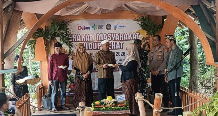 Camat Sananwetan Launching Pasar Apung Kali Karplos, Dorong Konservasi dan Ekonomi Warga