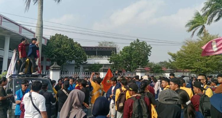 Desakan KPK Tuntaskan Dugaan Korupsi Pemkot Bengkulu Masuk Daftar Tuntutan