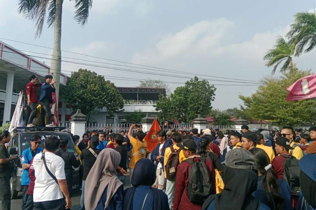 Desakan KPK Tuntaskan Dugaan Korupsi Pemkot Bengkulu Masuk Daftar Tuntutan Desakan KPK Tuntaskan Dugaan Korupsi Pemkot Bengkulu Masuk Daftar Tuntutan