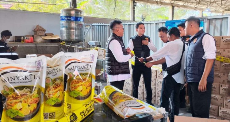Fakta Lain Kasus MinyaKita Ilegal di Bengkulu, Ketua RT Ungkap Tak Berizin Fakta Lain Kasus MinyaKita Ilegal di Bengkulu, Ketua RT Ungkap Tak Berizin