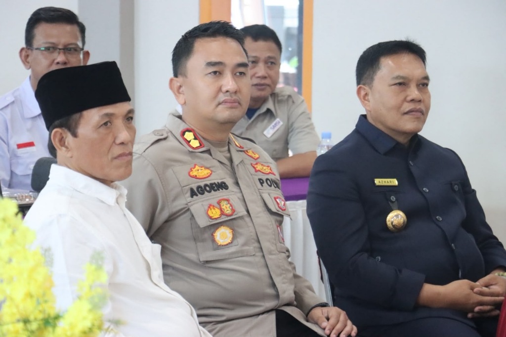 Kapolres Lebong Hadiri Pelantikan SMSI, Dorong Sinergi dan Kemitraan Media Kapolres Lebong Hadiri Pelantikan SMSI, Dorong Sinergi dan Kemitraan Media