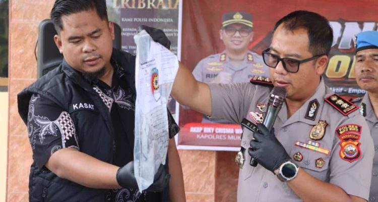 Kurang dari 24 Jam, Polisi Tangkap Pelaku Pembunuhan Pelajar di Pantai Kebun Jarak Mukomuko