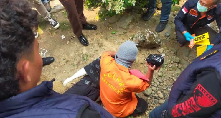 Kuras ATM Lalu Bantai Lansia, Tersangka di Kepahiang Lakoni 36 Adegan Kuras ATM Lalu Bantai Lansia, Tersangka di Kepahiang Lakoni 36 Adegan