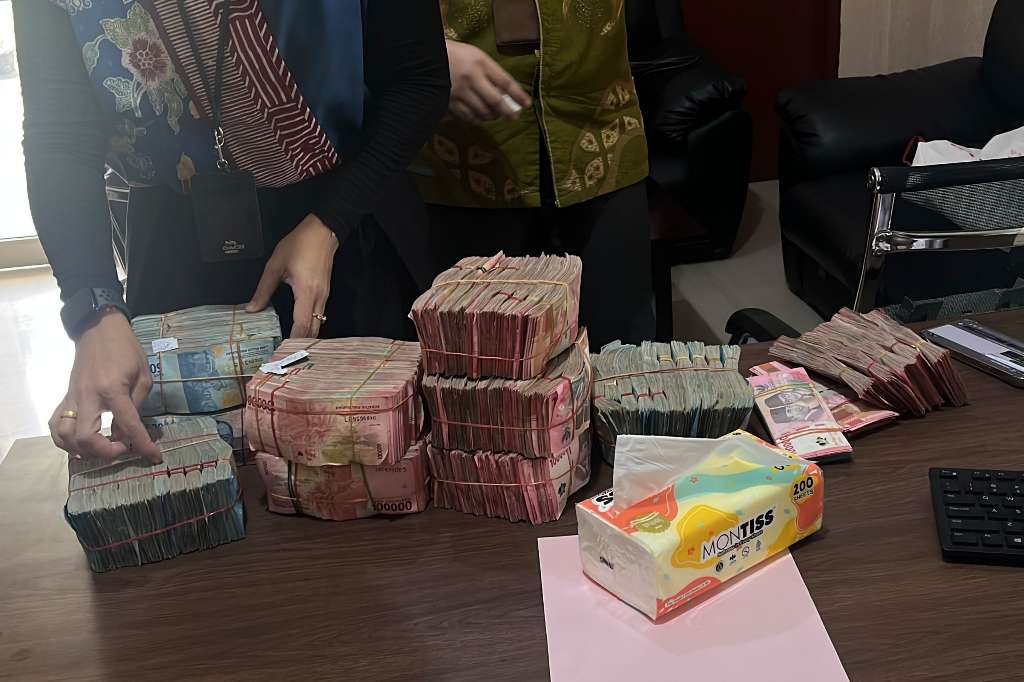 Mantan Kepala Sucofindo Bengkulu Bayar Denda Rp840 Juta Mantan Kepala Sucofindo Bengkulu Bayar Denda Rp840 Juta