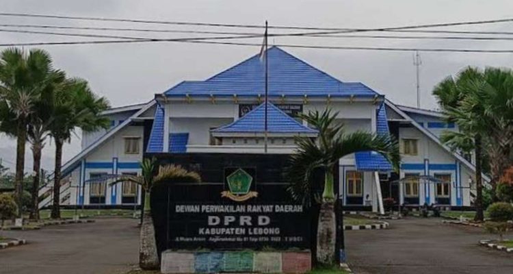 Skandal DPRD Lebong Masuk Kejati Struk BBM Janggal Hingga Modus Gali Lubang Tutup Lubang Skandal DPRD Lebong Masuk Kejati Struk BBM Janggal Hingga Modus Gali Lubang Tutup Lubang