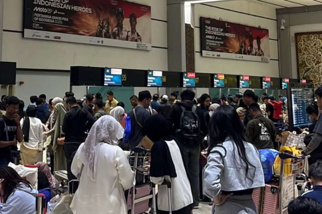 Tak Hanya di Soeta, Bandara Fatmawati Bengkulu Juga Kena Dampak Erupsi Anak Krakatau Tak Hanya di Soeta, Bandara Fatmawati Bengkulu Juga Kena Dampak Erupsi Anak Krakatau