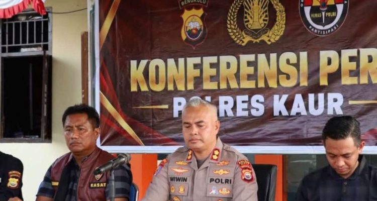 Tega Gagahi Anak Kandung Lebih dari 30 Kali Tega Gagahi Anak Kandung Lebih dari 30 Kali