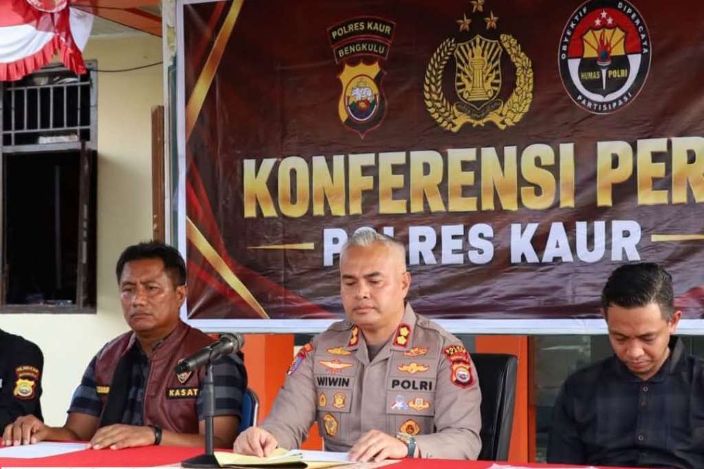 Tega Gagahi Anak Kandung Lebih dari 30 Kali Tega Gagahi Anak Kandung Lebih dari 30 Kali