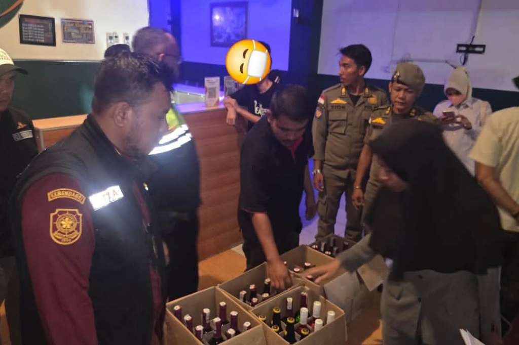 Tempat Karaoke di Lingkar Barat Dihentikan Satpol PP Kota Bengkulu