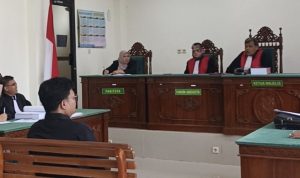Terdakwa Ngaku Setor Rp400 Juta di Rumdin Gubernur Bengkulu, Tomi Fitnah Terdakwa Ngaku Setor Rp400 Juta di Rumdin Gubernur Bengkulu, Tomi: Fitnah