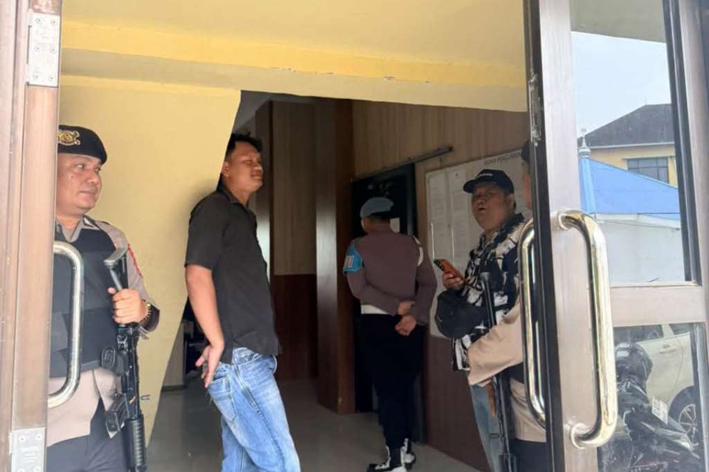 Unit Tipidkor Polres Bengkulu Utara Geledah Dinas TPHP Provinsi Unit Tipidkor Polres Bengkulu Utara Geledah Dinas TPHP Provinsi