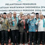 Akhmad Munir Resmi Lantik Pengurus PWI Bengkulu Periode 2026–2031