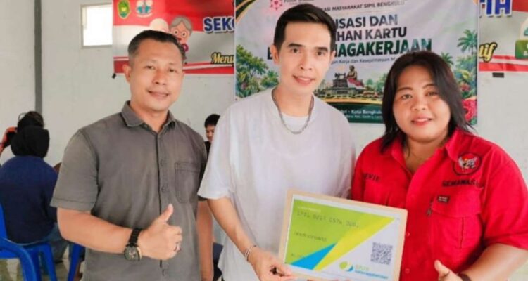 Bersama FKMSB Yayasan Peduli Sesama Bagikan Kartu BPJS Ketenagakerjaan Gratis di Bengkulu