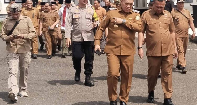 Bukan Bupati 01 atau 02, Azhari Minta Pilkades Tetap Damai