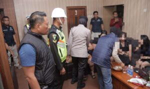Cegah Peredaran Narkoba, Kapolres Blitar Pimpin Langsung Razia Tempat Hiburan Malam