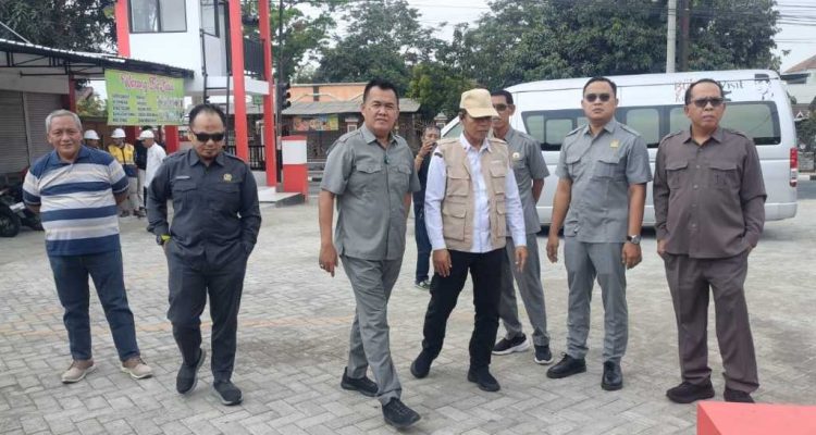 Dengar Keluhan Pedagang Sepi, DPRD Kota Blitar Rekomendasikan Pembebasan Retribusi Sementara Dengar Keluhan Pedagang Sepi, DPRD Kota Blitar Rekomendasikan Pembebasan Retribusi Sementara