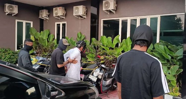 Densus 88 Ringkus 11 Tersangka Terorisme di Enam Provinsi, Ada Latihan Menembak