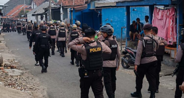 Gempur Sarang Narkoba, Ratusan Personel Gabungan Serbu Kampung Jeruk Rejang Lebong Gempur Sarang Narkoba, Ratusan Personel Gabungan Serbu Kampung Jeruk Rejang Lebong