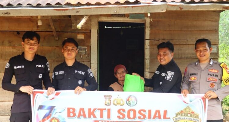 Hari Jadi Humas Polri ke-75, Polres Lebong Bagikan 10 Paket Sembako Hari Jadi Humas Polri ke-75, Polres Lebong Bagikan 10 Paket Sembako