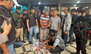 Kerahkan 600 Personel di Kampung Jeruk, Bandar Lolos, Panen Alat Hisap dan Mesin Dingdong Kerahkan 600 Personel di Kampung Jeruk, Bandar Lolos, Panen Alat Hisap dan Mesin Dingdong