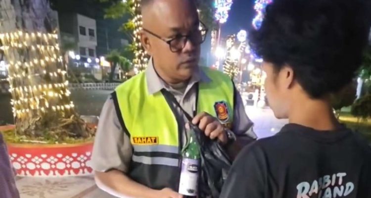 Ketahuan Minum Miras di Belungguk Point, Pengunjung Ngaku Beli di Warung Cik Yung