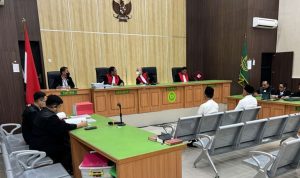 Keterangan Berbelit-belit, Imron Rosyadi Dituntut 4,5 Tahun Penjara dan Denda Rp1 Miliar Keterangan Berbelit-belit, Imron Rosyadi Dituntut 4,5 Tahun Penjara dan Denda Rp1 Miliar